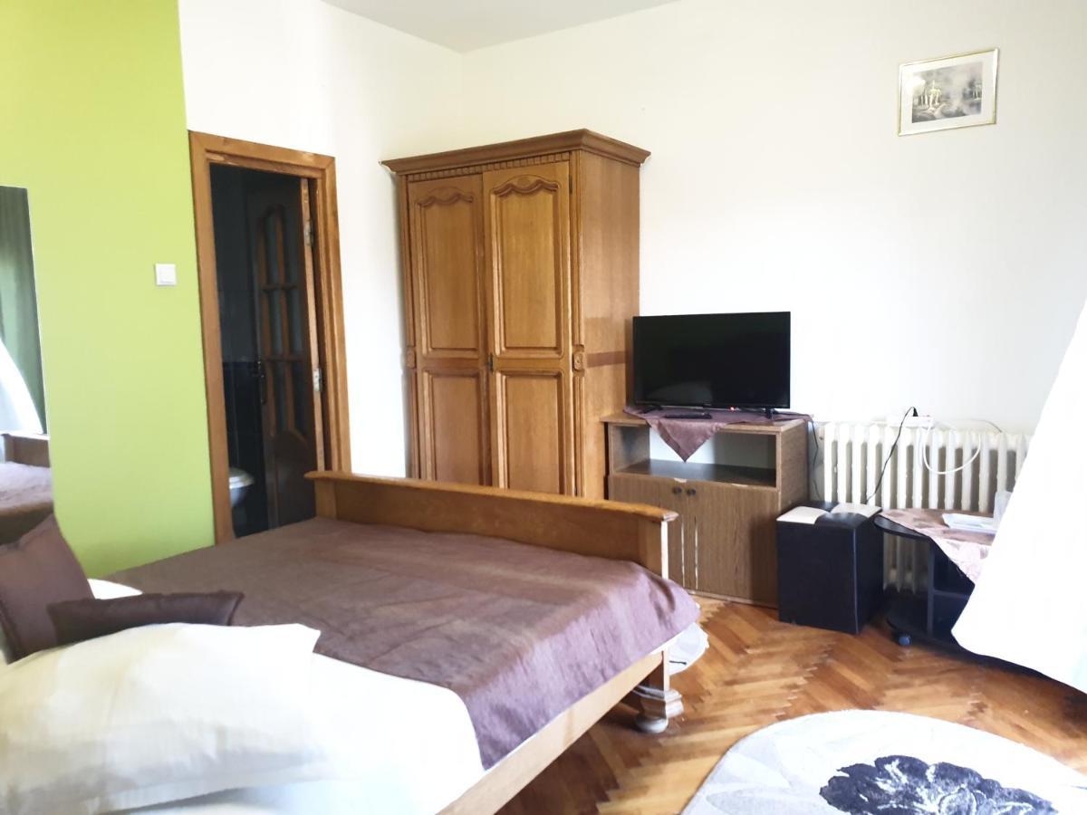 Pensiunea Odn Scheia Esterno foto